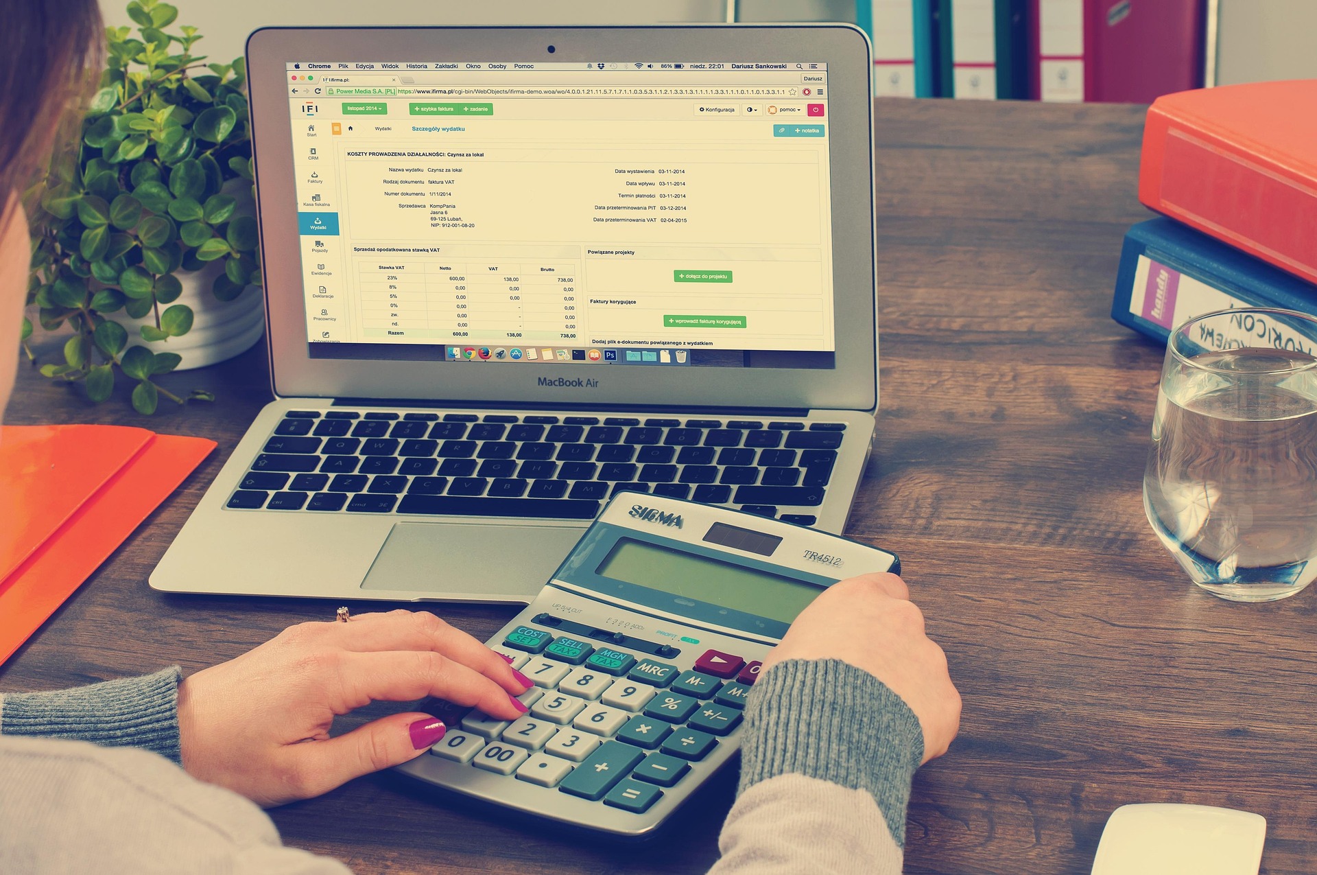 How to Become a Bookkeeper at Home In 2026